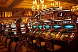 Live roulette wheel and digital dashboard
